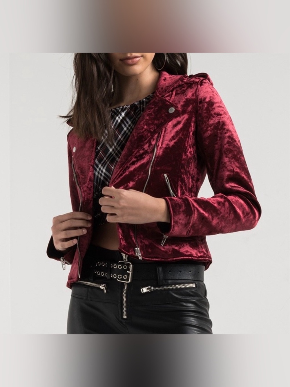 [BLANKNYC] NWOT Crushed Velvet Cropped Asymmetrical Moto Jacket Deep Merlot - M - Picture 3 of 15